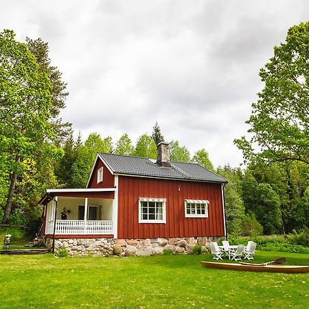 Nommen Fishing Cottages Vetlanda Bilik gambar